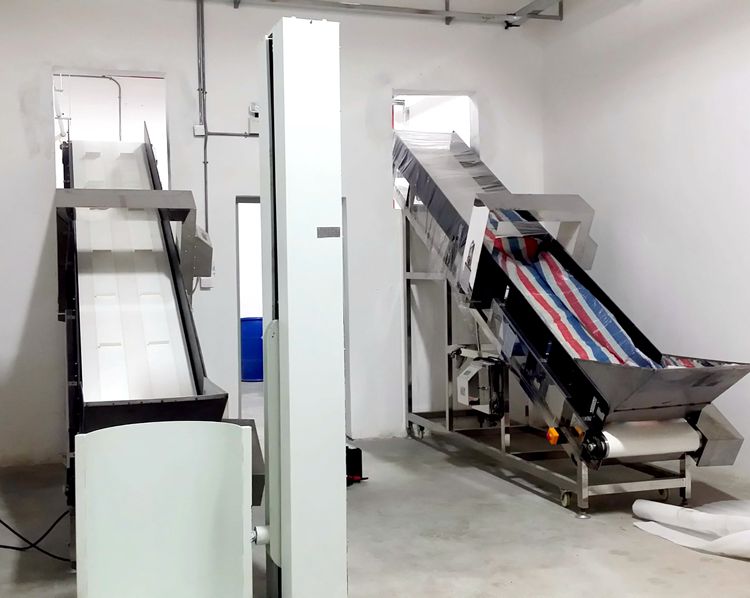 特百惠上料金檢機1.jpg