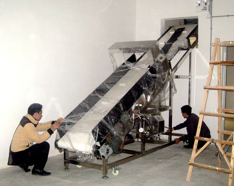 特百惠上料金檢機3.jpg